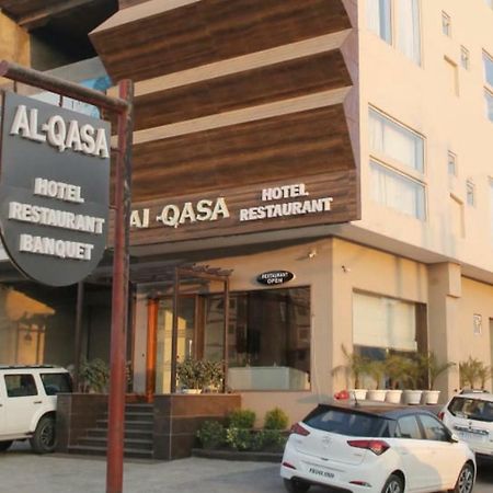 Al-Qasa Hotel Zirakpur Esterno foto