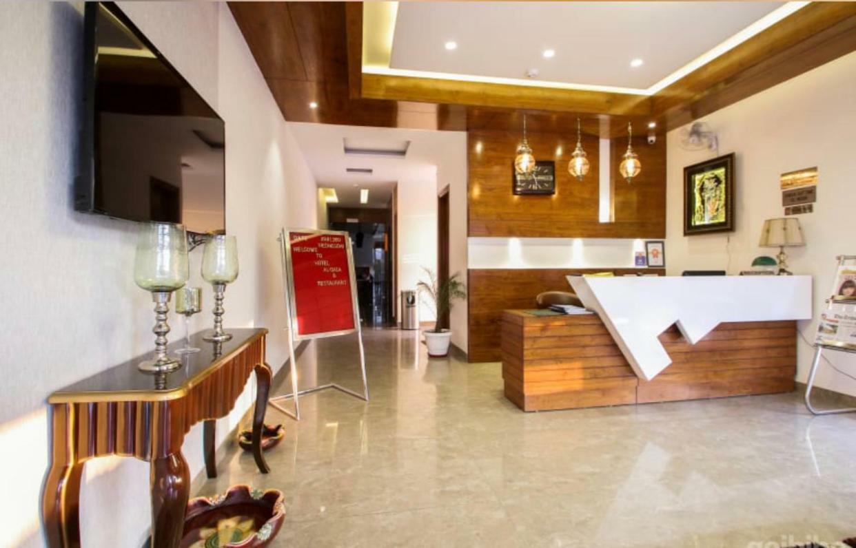 Al-Qasa Hotel Zirakpur Esterno foto